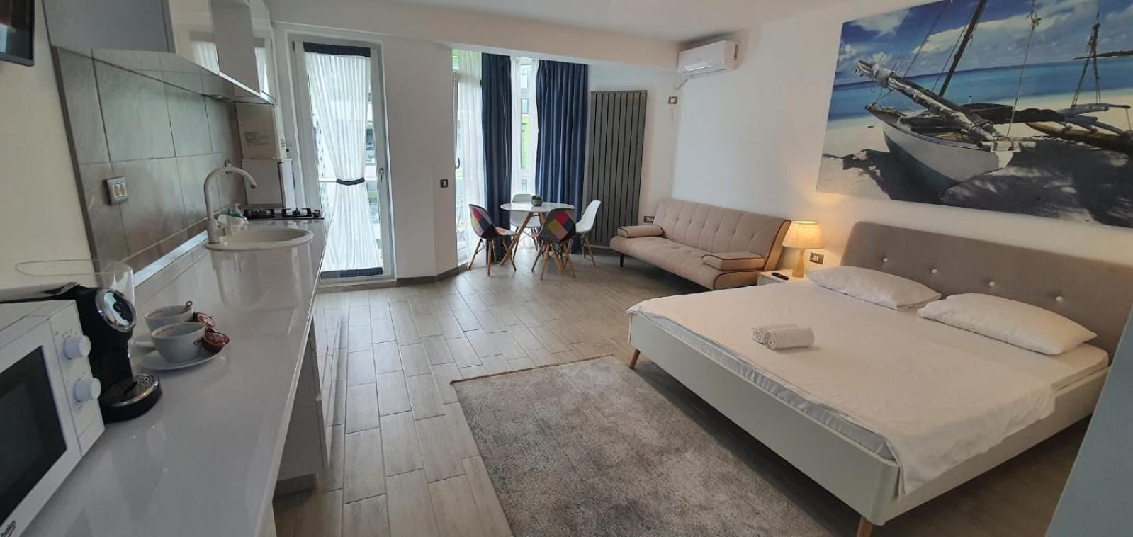Alezzi Beach Vibe Family Studio With Spa Piscina Interioara Incalzita Sauna Jacuzzi Gym Navodari Dış mekan fotoğraf